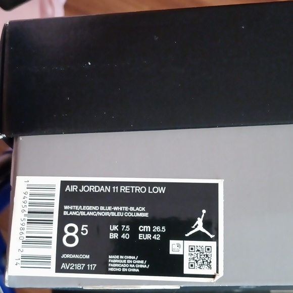 Air Jordans - Picture 3 of 11